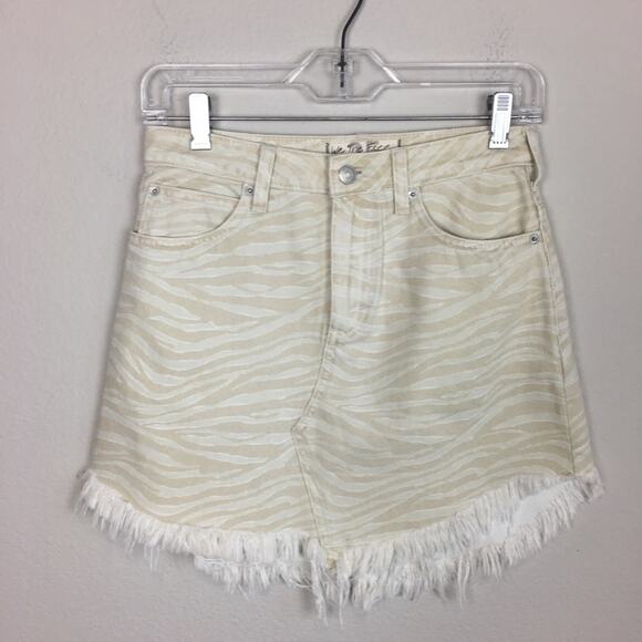 We the Free Tan Tiger Stripe Denim Mini NWt  Skirt 25 - Picture 2 of 8